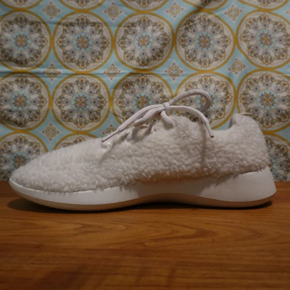 ALLBIRDS White Teddy Bear Wool Sneakers, size 8 - Picture 8 of 8